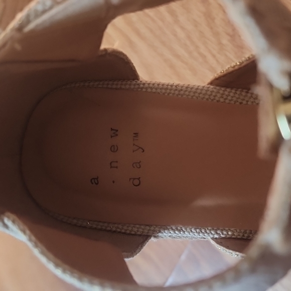 High sandals size 8 - Picture 5 of 6